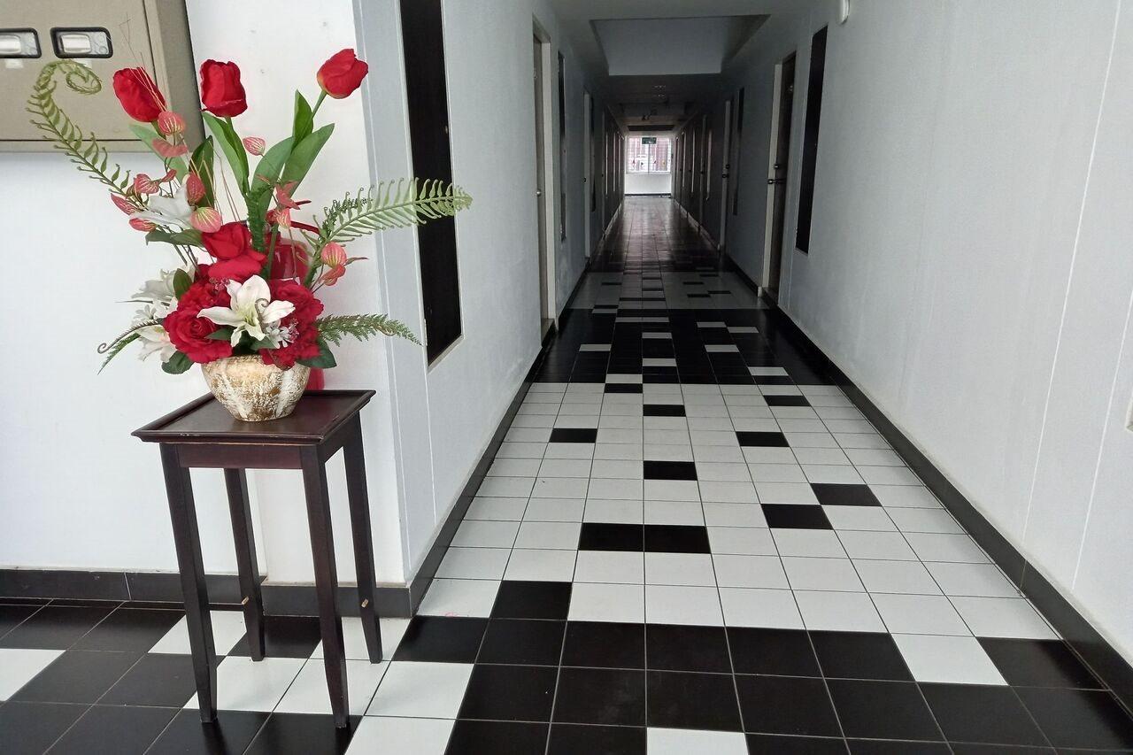 Ruan Plaisoi Apartment Bangkok Ngoại thất bức ảnh