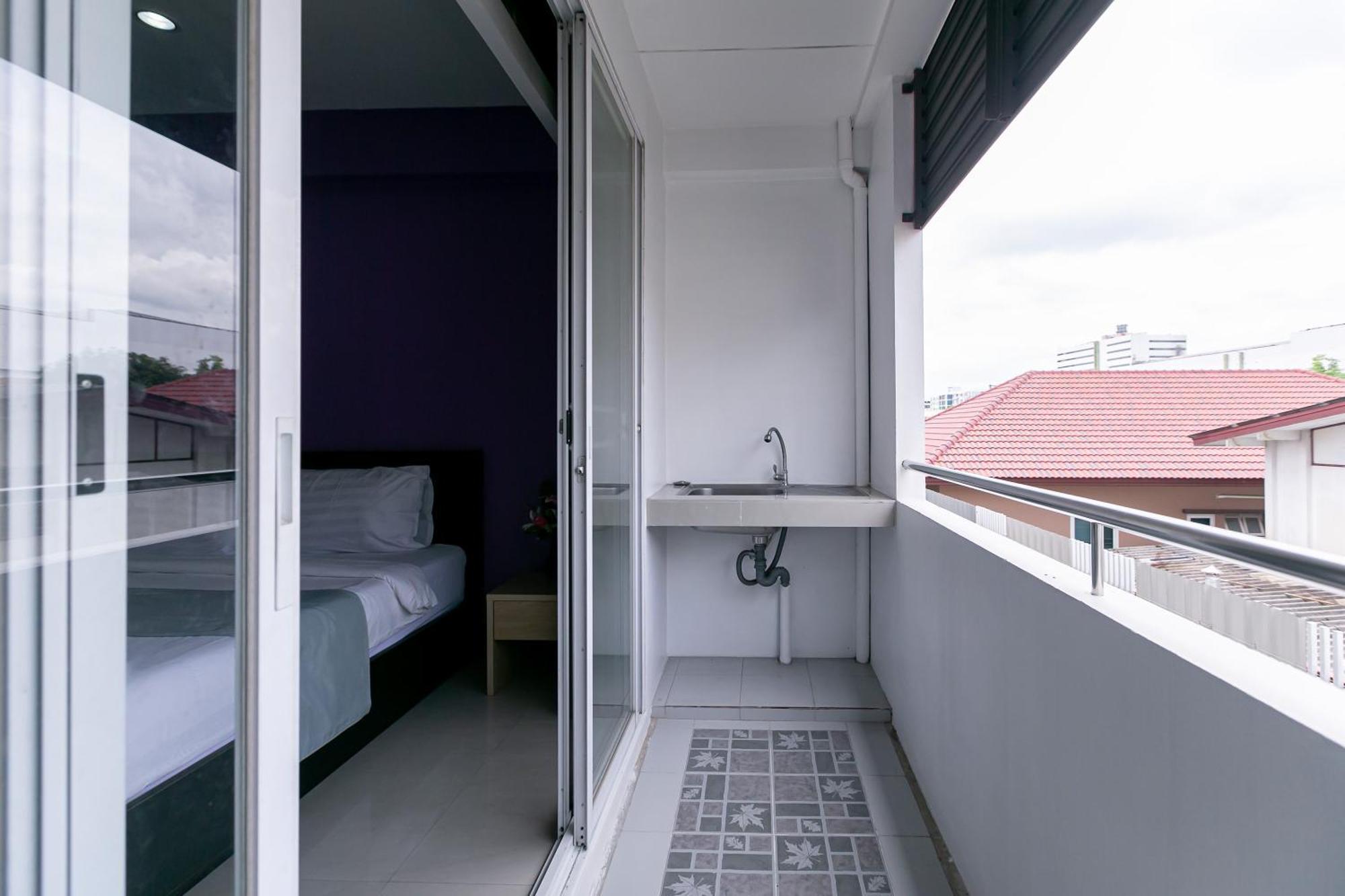 Ruan Plaisoi Apartment Bangkok Ngoại thất bức ảnh